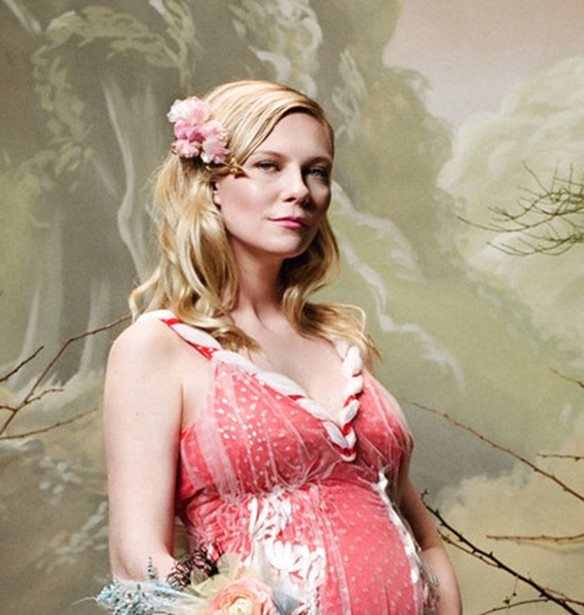 H Kirsten Dunst &#x3B5;&#x3C0;&#x3B9;&#x3B2;&#x3B5;&#x3B2;&#x3B1;&#x3B9;&#x3CE;&#x3BD;&#x3B5;&#x3B9; &#x3C4;&#x3B7;&#x3BD; &#x3B5;&#x3B3;&#x3BA;&#x3C5;&#x3BC;&#x3BF;&#x3C3;&#x3CD;&#x3BD;&#x3B7; &#x3C4;&#x3B7;&#x3C2; &#x3BC;&#x3B5; &#x3C4;&#x3BF;&#x3BD; &#x3C0;&#x3B9;&#x3BF;...fashion &#x3C4;&#x3C1;&#x3CC;&#x3C0;&#x3BF;