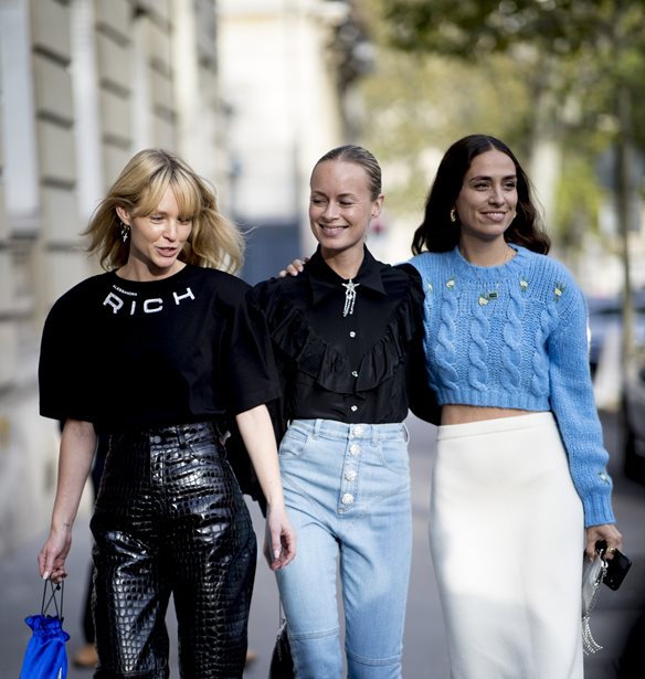 Μαύρο δερμάτινο παντελόνι: 5 αγορές που ξεχωρίσαμε για stylish εμφανίσεις