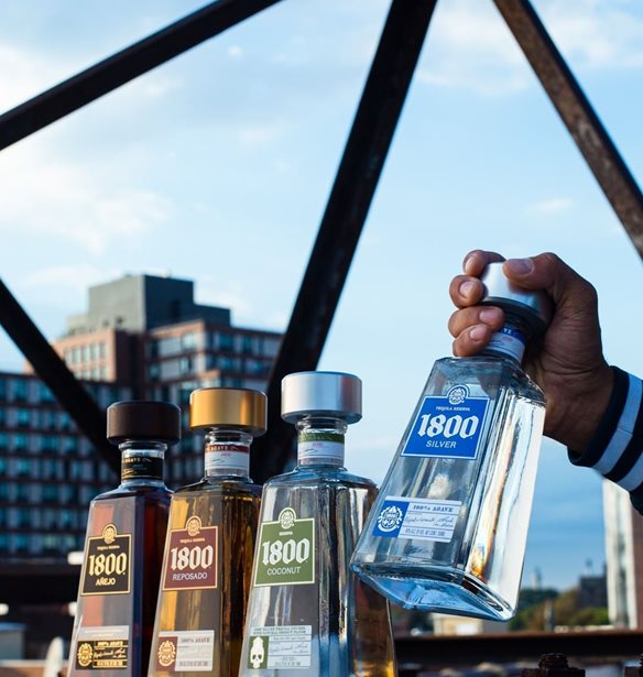 1800&#xAE; Tequila | M&#x3AF;&#x3B1; tequila &#x3BC;&#x3B5; &#x3B9;&#x3C3;&#x3C4;&#x3BF;&#x3C1;&#x3AF;&#x3B1;