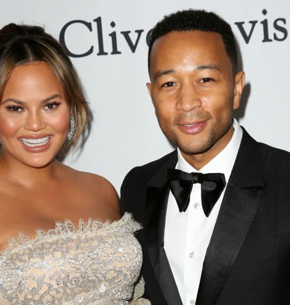 Chrissy Teigen - John Legend | &#x39C;&#x3B1;&#x3C2; &#x3BE;&#x3B5;&#x3BD;&#x3B1;&#x3B3;&#x3BF;&#x3CD;&#x3BD; &#x3C3;&#x3C4;&#x3BF; &#x3C3;&#x3C0;&#x3AF;&#x3C4;&#x3B9; &#x3C4;&#x3B7;&#x3C2; Barbie &#x3C3;&#x3C4;&#x3BF; &#x39C;&#x3B1;&#x3BB;&#x3B9;&#x3BC;&#x3C0;&#x3BF;&#x3CD; - &#x3A0;&#x3CE;&#x3C2; &#x3BC;&#x3C0;&#x3BF;&#x3C1;&#x3B5;&#x3AF;&#x3C2; &#x3BA;&#x3B9; &#x3B5;&#x3C3;&#x3CD; &#x3BD;&#x3B1; &#x3BC;&#x3B5;&#x3AF;&#x3BD;&#x3B5;&#x3B9;&#x3C2; &#x3B5;&#x3BA;&#x3B5;&#x3AF; &#x3B4;&#x3C9;&#x3C1;&#x3B5;&#x3AC;&#x3BD;!