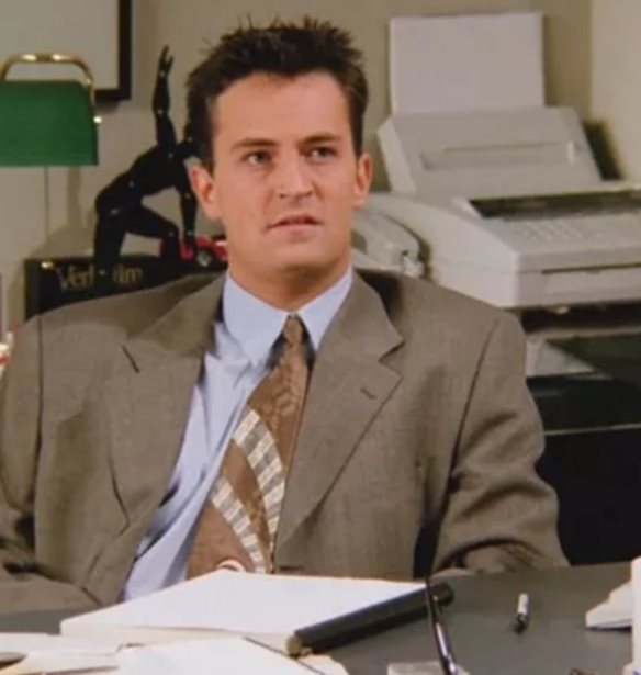 &#x39F; Matthew Perry, &#x3C4;&#x3B1; &quot;&#x3A6;&#x3B9;&#x3BB;&#x3B1;&#x3C1;&#x3AC;&#x3BA;&#x3B9;&#x3B1;&quot; &#x3BA;&#x3B9; &#x3BF; &#x3B1;&#x3C3;&#x3C5;&#x3BD;&#x3B1;&#x3B3;&#x3CE;&#x3BD;&#x3B9;&#x3C3;&#x3C4;&#x3BF;&#x3C2; &#x3C3;&#x3B1;&#x3C1;&#x3BA;&#x3B1;&#x3C3;&#x3BC;&#x3CC;&#x3C2; &#x3C4;&#x3BF;&#x3C5; &#x3A4;&#x3C3;&#x3AC;&#x3BD;&#x3C4;&#x3BB;&#x3B5;&#x3C1;