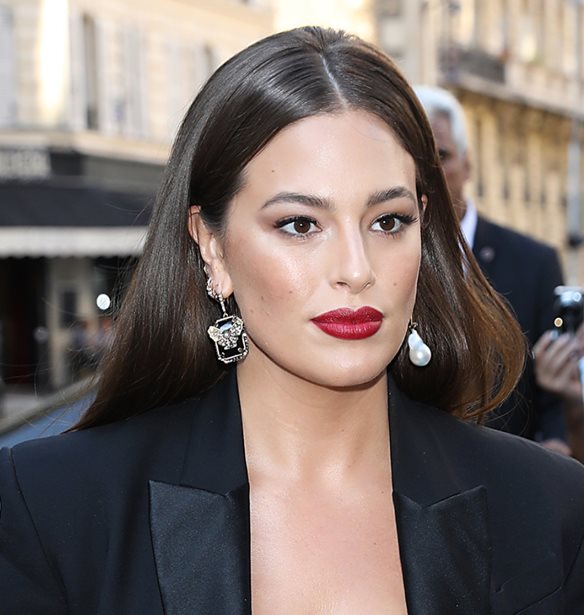&#x397; Ashley Graham &#x3B1;&#x3C0;&#x3AD;&#x3B4;&#x3B5;&#x3B9;&#x3BE;&#x3B5; &#x3B3;&#x3B9;&#x3B1; &#x3B1;&#x3BA;&#x3CC;&#x3BC;&#x3B1; &#x3BC;&#x3B9;&#x3B1; &#x3C6;&#x3BF;&#x3C1;&#x3AC; &#x3CC;&#x3C4;&#x3B9; &#x3B7; &#x3BC;&#x3CC;&#x3B4;&#x3B1; &#x3B4;&#x3B5;&#x3BD; &#x3B1;&#x3C0;&#x3B5;&#x3C5;&#x3B8;&#x3CD;&#x3BD;&#x3B5;&#x3C4;&#x3B1;&#x3B9; &#x3BC;&#x3CC;&#x3BD;&#x3BF; &#x3C3;&#x3C4;&#x3B1; &#x3BA;&#x3B1;&#x3BB;&#x3BB;&#x3AF;&#x3B3;&#x3C1;&#x3B1;&#x3BC;&#x3BC;&#x3B1; &#x3BC;&#x3BF;&#x3BD;&#x3C4;&#x3AD;&#x3BB;&#x3B1;