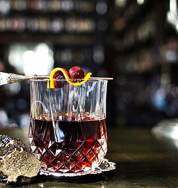 5 &#x3C5;&#x3C0;&#x3AD;&#x3C1;&#x3BF;&#x3C7;&#x3B1; cocktails &#x3BC;&#x3B5; &#x3BA;&#x3BF;&#x3BD;&#x3B9;&#x3AC;&#x3BA;