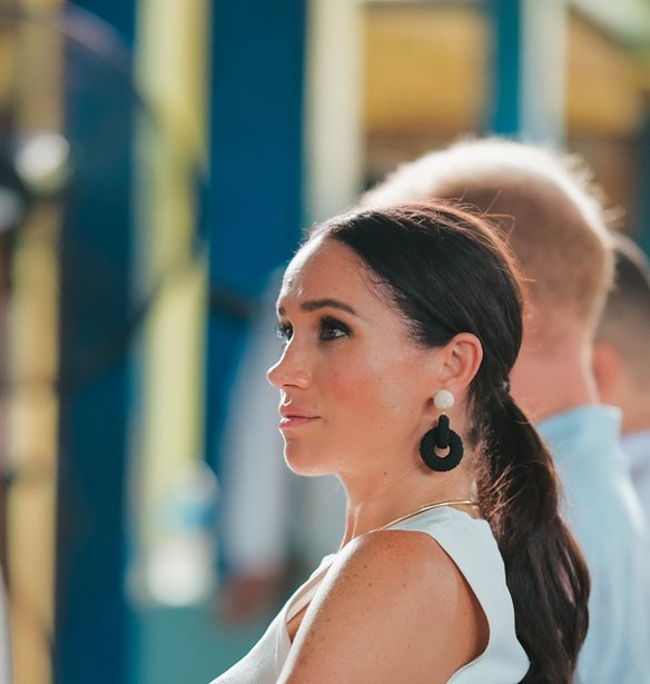 Meghan Markle | &#x388;&#x3BA;&#x3BB;&#x3B5;&#x3C8;&#x3B5; &#x3C4;&#x3B9;&#x3C2; &#x3B5;&#x3BD;&#x3C4;&#x3C5;&#x3C0;&#x3CE;&#x3C3;&#x3B5;&#x3B9;&#x3C2; &#x3BC;&#x3B5; &#x3C4;&#x3B1; &#x3B9;&#x3C3;&#x3C0;&#x3B1;&#x3BD;&#x3B9;&#x3BA;&#x3AC; &#x3C4;&#x3B7;&#x3C2; &#x3C3;&#x3C4;&#x3B7;&#x3BD; &#x39A;&#x3BF;&#x3BB;&#x3BF;&#x3BC;&#x3B2;&#x3AF;&#x3B1;