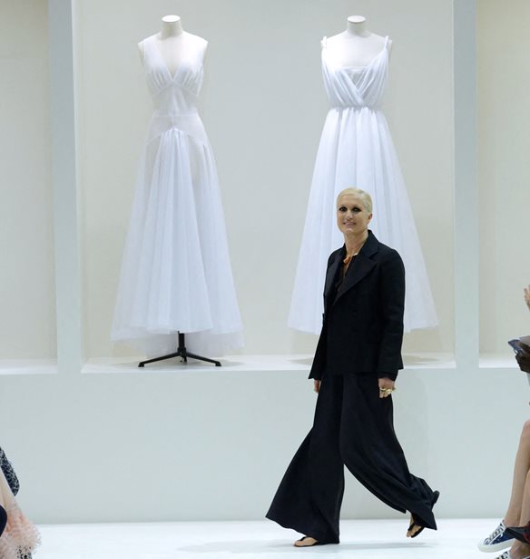 &#x39F; &#x3C6;&#x3B5;&#x3BC;&#x3B9;&#x3BD;&#x3B9;&#x3C3;&#x3BC;&#x3CC;&#x3C2; &#x3C3;&#x3C4;&#x3B1; &#x3C7;&#x3C1;&#x3CC;&#x3BD;&#x3B9;&#x3B1; &#x3C4;&#x3BF;&#x3C5; &#x3BA;&#x3BF;&#x3C1;&#x3C9;&#x3BD;&#x3BF;&#x3CA;&#x3BF;&#x3CD;