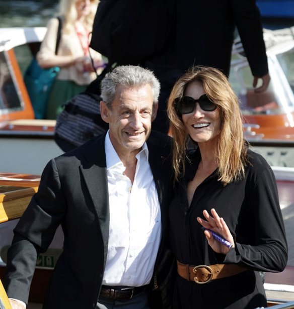 Carla Bruni &amp; Nicolas Sarkozy | &#x388;&#x3BE;&#x3B1;&#x3BB;&#x3BB;&#x3BF;&#x3B9; &#x3BF;&#x3B9; &#x393;&#x3AC;&#x3BB;&#x3BB;&#x3BF;&#x3B9; &#x3BC;&#x3B5; &#x3C4;&#x3BF; &#x3BD;&#x3AD;&#x3BF; &#x3C4;&#x3BF;&#x3C5;&#x3C2; &#x3C4;&#x3C1;&#x3C5;&#x3C6;&#x3B5;&#x3C1;&#x3CC; &#x3B2;&#x3AF;&#x3BD;&#x3C4;&#x3B5;&#x3BF; &#x3C3;&#x3C4;&#x3B1; social media