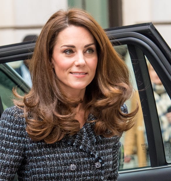 Kate Middleton: &#x3A6;&#x3BF;&#x3C1;&#x3AC;&#x3B5;&#x3B9; &#x3C4;&#x3BF; outfit &#x3C0;&#x3BF;&#x3C5; &#x3B2;&#x3B3;&#x3AC;&#x3B6;&#x3B5;&#x3B9; &#x3B1;&#x3C3;&#x3C0;&#x3C1;&#x3BF;&#x3C0;&#x3C1;&#x3CC;&#x3C3;&#x3C9;&#x3C0;&#x3BF; &#x3BA;&#x3AC;&#x3B8;&#x3B5; &#x3B5;&#x3C1;&#x3B3;&#x3B1;&#x3B6;&#x3CC;&#x3BC;&#x3B5;&#x3BD;&#x3BF; &#x3BA;&#x3BF;&#x3C1;&#x3AF;&#x3C4;&#x3C3;&#x3B9;