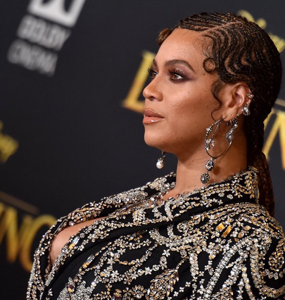 &#x397; Beyonc&#xE9; &#x3B5;&#x3BD;&#x3CE;&#x3BD;&#x3B5;&#x3B9; &#x3BE;&#x3B1;&#x3BD;&#x3AC; &#x3C4;&#x3B9;&#x3C2; &#x3B4;&#x3C5;&#x3BD;&#x3AC;&#x3BC;&#x3B5;&#x3B9;&#x3C2; &#x3C4;&#x3B7;&#x3C2; &#x3BC;&#x3B5; &#x3C4;&#x3B7;&#x3BD; Adidas