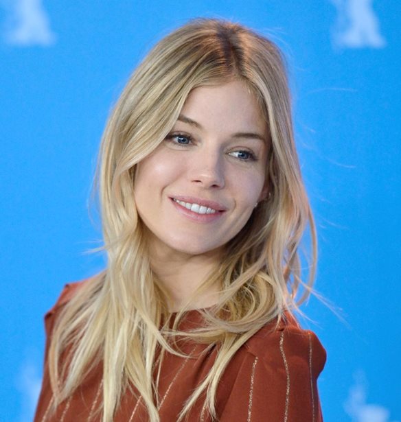 H Sienna Miller &#x3C6;&#x3BF;&#x3C1;&#x3AC; &#x3C4;&#x3BF;&#x3BD; &quot;&#x3BF;&#x3C1;&#x3B9;&#x3C3;&#x3BC;&#x3CC;&quot; &#x3C4;&#x3C9;&#x3BD; statement &#x3B1;&#x3BE;&#x3B5;&#x3C3;&#x3BF;&#x3C5;&#x3AC;&#x3C1;