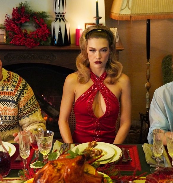 A Not So Silent Night | Η Vassia Kostara παρουσιάζει ένα χριστουγεννιάτικο fashion film με την Κλέλια Ανδριολάτου