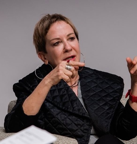 &#x39B;&#x3AD;&#x3BD;&#x3B1; &#x394;&#x3B9;&#x3B2;&#x3AC;&#x3BD;&#x3B7;: &quot;&#x3A4;&#x3BF; &#x3BC;&#x3B5;&#x3B3;&#x3B1;&#x3BB;&#x3CD;&#x3C4;&#x3B5;&#x3C1;&#x3BF; &#x3CC;&#x3C0;&#x3BB;&#x3BF; &#x3BC;&#x3B9;&#x3B1;&#x3C2; &#x3B3;&#x3C5;&#x3BD;&#x3B1;&#x3AF;&#x3BA;&#x3B1;&#x3C2; &#x3B5;&#x3AF;&#x3BD;&#x3B1;&#x3B9; &#x3B7; &#x3C5;&#x3C0;&#x3BF;&#x3C3;&#x3C4;&#x3AE;&#x3C1;&#x3B9;&#x3BE;&#x3B7; &#x3B1;&#x3C0;&#x3CC; &#x3C4;&#x3B9;&#x3C2; &#x3AC;&#x3BB;&#x3BB;&#x3B5;&#x3C2; &#x3B3;&#x3C5;&#x3BD;&#x3B1;&#x3AF;&#x3BA;&#x3B5;&#x3C2; -&#x3B1;&#x3BB;&#x3BB;&#x3AC; &#x3B4;&#x3B5;&#x3BD; &#x3C4;&#x3B7;&#x3BD; &#x3AD;&#x3C7;&#x3BF;&#x3C5;&#x3BC;&#x3B5;&quot;