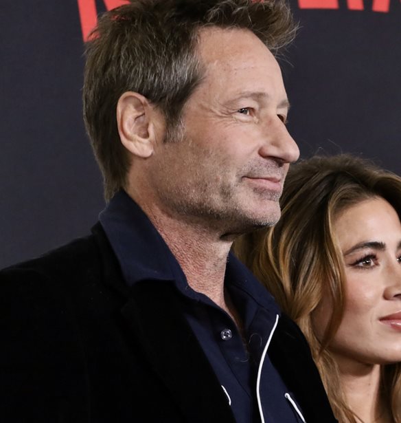 &#x3A0;&#x3B1;&#x3BD;&#x3C4;&#x3C1;&#x3B5;&#x3CD;&#x3C4;&#x3B7;&#x3BA;&#x3B5; &#x3BF; David Duchovny