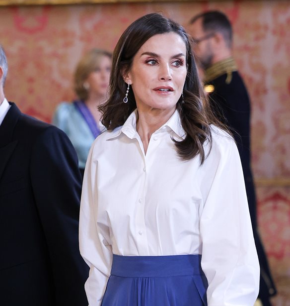 &#x392;&#x3B1;&#x3C3;&#x3AF;&#x3BB;&#x3B9;&#x3C3;&#x3C3;&#x3B1; Letizia &#x3C4;&#x3B7;&#x3C2; &#x399;&#x3C3;&#x3C0;&#x3B1;&#x3BD;&#x3AF;&#x3B1;&#x3C2; | &#x39C;&#x3B5; &#x3BA;&#x3BB;&#x3B1;&#x3C3;&#x3B9;&#x3BA;&#x3CC; &#x3BB;&#x3B5;&#x3C5;&#x3BA;&#x3CC; &#x3C0;&#x3BF;&#x3C5;&#x3BA;&#x3AC;&#x3BC;&#x3B9;&#x3C3;&#x3BF; &#x3BA;&#x3B1;&#x3B9; maxi &#x3C6;&#x3BF;&#x3CD;&#x3C3;&#x3C4;&#x3B1; &#x3C3;&#x3B5; &#x3B5;&#x3C0;&#x3AF;&#x3C3;&#x3B7;&#x3BC;&#x3B7; &#x3B4;&#x3B5;&#x3BE;&#x3AF;&#x3C9;&#x3C3;&#x3B7; &#x3C3;&#x3C4;&#x3BF; &#x3C0;&#x3B1;&#x3BB;&#x3AC;&#x3C4;&#x3B9;