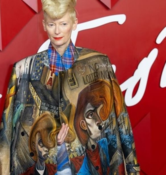 H &#x3A4;ilda Swinton &#x3C6;&#x3CC;&#x3C1;&#x3B5;&#x3C3;&#x3B5; &#x3C4;&#x3BF; &#x3AD;&#x3C1;&#x3B3;&#x3BF; &#x3C4;&#x3AD;&#x3C7;&#x3BD;&#x3B7;&#x3C2; &#x3C4;&#x3BF;&#x3C5; &#x3C0;&#x3C1;&#x3CE;&#x3B7;&#x3BD; &#x3B1;&#x3B3;&#x3B1;&#x3C0;&#x3B7;&#x3BC;&#x3AD;&#x3BD;&#x3BF;&#x3C5; &#x3C4;&#x3B7;&#x3C2;!