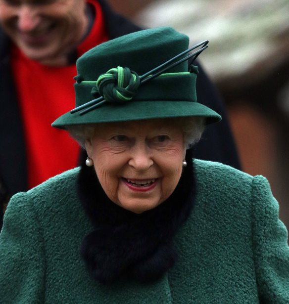 &#x38C;&#x3C4;&#x3B1;&#x3BD; &#x3B7; &#x3B2;&#x3B1;&#x3C3;&#x3AF;&#x3BB;&#x3B9;&#x3C3;&#x3C3;&#x3B1; &#x395;&#x3BB;&#x3B9;&#x3C3;&#x3AC;&#x3B2;&#x3B5;&#x3C4; &#x3B5;&#x3AF;&#x3C7;&#x3B5; &#x3B3;&#x3C5;&#x3C1;&#x3AF;&#x3C3;&#x3B5;&#x3B9; &#x3C3;&#x3BA;&#x3B5;&#x3C4;&#x3C2; &#x3BC;&#x3B5; &#x3C4;&#x3BF;&#x3BD; Daniel Craig &#x3BA;&#x3B1;&#x3B9; &#x3C4;&#x3BF; &#x3B5;&#x3AF;&#x3C7;&#x3B5; &#x3BA;&#x3C1;&#x3B1;&#x3C4;&#x3AE;&#x3C3;&#x3B5;&#x3B9; &#x3BC;&#x3C5;&#x3C3;&#x3C4;&#x3B9;&#x3BA;&#x3CC; &#x3B1;&#x3C0;&#x3CC; &#x3C4;&#x3B7; &#x3B2;&#x3B1;&#x3C3;&#x3B9;&#x3BB;&#x3B9;&#x3BA;&#x3AE; &#x3BF;&#x3B9;&#x3BA;&#x3BF;&#x3B3;&#x3AD;&#x3BD;&#x3B5;&#x3B9;&#x3B1;