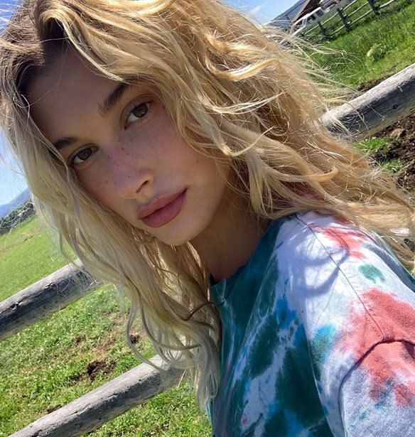 &#x3A4;&#x3BF; &#x3BC;&#x3C5;&#x3C3;&#x3C4;&#x3B9;&#x3BA;&#x3CC; &#x3C4;&#x3B7;&#x3C2; Hailey Bieber &#x3B3;&#x3B9;&#x3B1; &#x3B5;&#x3BD;&#x3C5;&#x3B4;&#x3B1;&#x3C4;&#x3C9;&#x3BC;&#x3AD;&#x3BD;&#x3B7; &#x3B5;&#x3C0;&#x3B9;&#x3B4;&#x3B5;&#x3C1;&#x3BC;&#x3AF;&#x3B4;&#x3B1; &#x3C4;&#x3BF; &#x3BA;&#x3B1;&#x3BB;&#x3BF;&#x3BA;&#x3B1;&#x3AF;&#x3C1;&#x3B9;