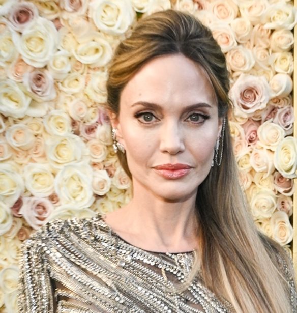 Angelina Jolie, Jamie Lee Curtis, Sharon Stone &#x3BA;&#x3B9; &#x3AC;&#x3BB;&#x3BB;&#x3BF;&#x3B9; &#x3C3;&#x3C4;&#x3B1;&#x3C1; &#x3AD;&#x3BA;&#x3B1;&#x3BD;&#x3B1;&#x3BD; &#x3B4;&#x3C9;&#x3C1;&#x3B5;&#x3AD;&#x3C2; &#x3B3;&#x3B9;&#x3B1; &#x3C4;&#x3BF;&#x3C5;&#x3C2; &#x3C0;&#x3C5;&#x3C1;&#x3CC;&#x3C0;&#x3BB;&#x3B7;&#x3BA;&#x3C4;&#x3BF;&#x3C5;&#x3C2; &#x3C4;&#x3BF;&#x3C5; &#x39B;&#x3BF;&#x3C2; &#x386;&#x3BD;&#x3C4;&#x3B6;&#x3B5;&#x3BB;&#x3B5;&#x3C2;