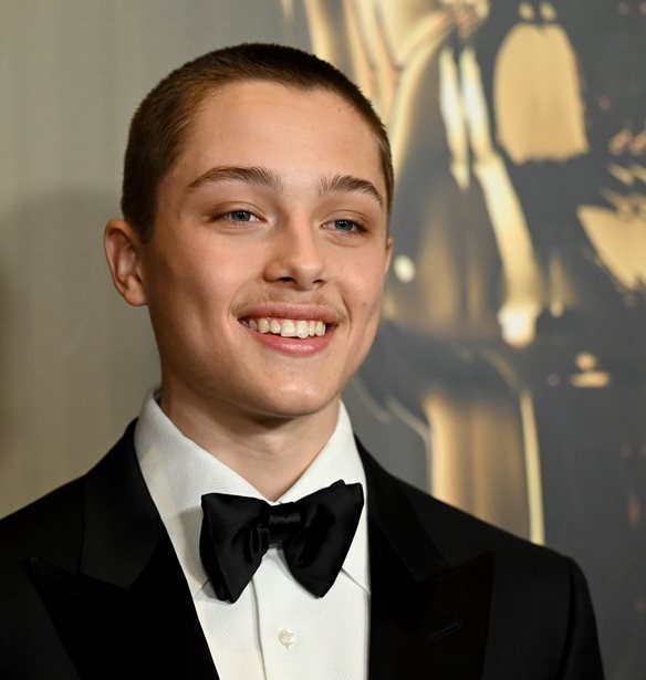 Knox Jolie - Pitt | &#x397; &#x3B1;&#x3BB;&#x3BB;&#x3B1;&#x3B3;&#x3AE; &#x3C3;&#x3C4;&#x3B7;&#x3BD; &#x3B5;&#x3B9;&#x3BA;&#x3CC;&#x3BD;&#x3B1; &#x3C4;&#x3BF;&#x3C5; 17&#x3C7;&#x3C1;&#x3BF;&#x3BD;&#x3BF;&#x3C5; &#x3B2;&#x3B9;&#x3BF;&#x3BB;&#x3BF;&#x3B3;&#x3B9;&#x3BA;&#x3BF;&#x3CD; &#x3B3;&#x3B9;&#x3BF;&#x3C5; &#x3C4;&#x3B7;&#x3C2; Angelina Jolie &#x3BA;&#x3B1;&#x3B9; &#x3C4;&#x3BF;&#x3C5; Brad Pitt