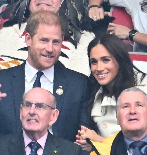 Meghan Markle | &#x3A4;&#x3BF; &#x3C4;&#x3C1;&#x3C5;&#x3C6;&#x3B5;&#x3C1;&#x3CC; &#x3C6;&#x3B9;&#x3BB;&#x3AF; &#x3C3;&#x3C4;&#x3BF;&#x3BD; &#x3C3;&#x3CD;&#x3B6;&#x3C5;&#x3B3;&#x3CC; &#x3C4;&#x3B7;&#x3C2;, &#x3C0;&#x3C1;&#x3AF;&#x3B3;&#x3BA;&#x3B9;&#x3C0;&#x3B1; Harry, &#x3C3;&#x3C4;&#x3B7; &#x3BD;&#x3AD;&#x3B1; &#x3C4;&#x3BF;&#x3C5;&#x3C2; &#x3B4;&#x3B7;&#x3BC;&#x3CC;&#x3C3;&#x3B9;&#x3B1; &#x3B5;&#x3BC;&#x3C6;&#x3AC;&#x3BD;&#x3B9;&#x3C3;&#x3B7;