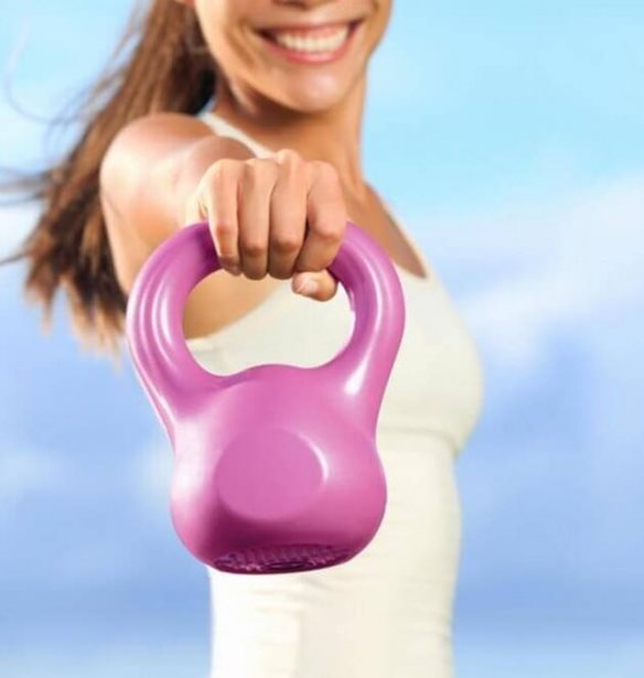 Υoga + kettlebells = Οι ασκήσεις που ΚΑΙΝΕ λίπος και κυτταρίτιδα!