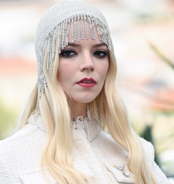 Anya Taylor-Joy | &#x388;&#x3BA;&#x3B1;&#x3BD;&#x3B5; &#x3B1;&#x3BD;&#x3AC;&#x3B2;&#x3B1;&#x3C3;&#x3B7; &#x3C3;&#x3C4;&#x3BF;&#x3BD; &#x38C;&#x3BB;&#x3C5;&#x3BC;&#x3C0;&#x3BF; &#x3BA;&#x3B1;&#x3B9; &#x3B1;&#x3BD;&#x3AD;&#x3B2;&#x3B1;&#x3C3;&#x3B5; &#x3C6;&#x3C9;&#x3C4;&#x3BF;&#x3B3;&#x3C1;&#x3B1;&#x3C6;&#x3AF;&#x3B5;&#x3C2; &#x3C3;&#x3C4;&#x3BF; Instagram