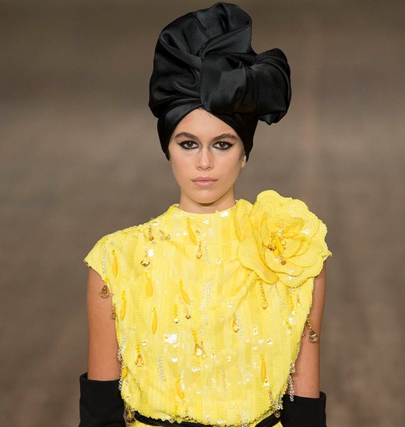 Kaia Gerber: &#x39F;&#x3B9; &#x3B5;&#x3BC;&#x3C6;&#x3B1;&#x3BD;&#x3AF;&#x3C3;&#x3B5;&#x3B9;&#x3C2; &#x3C3;&#x3C4;&#x3BF; &#x3C0;&#x3BF;&#x3BB;&#x3C5;&#x3C3;&#x3C5;&#x3B6;&#x3B7;&#x3C4;&#x3B7;&#x3BC;&#x3AD;&#x3BD;&#x3BF; &#x3BD;&#x3C4;&#x3B5;&#x3BC;&#x3C0;&#x3BF;&#x3CD;&#x3C4;&#x3BF; &#x3C4;&#x3B7;&#x3C2; &#x3C3;&#x3C4;&#x3B1; catwalks