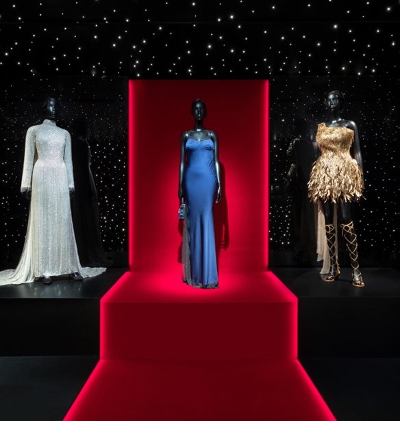 &#x3A4;&#x3B1; outfits &#x3C4;&#x3C9;&#x3BD; Celine Dion, Lady Gaga &#x3BA;&#x3B1;&#x3B9; Aya Nakamura &#x3B1;&#x3C0;&#x3CC; &#x3C4;&#x3B7;&#x3BD; &#x3C4;&#x3B5;&#x3BB;&#x3B5;&#x3C4;&#x3AE; &#x3AD;&#x3BD;&#x3B1;&#x3C1;&#x3BE;&#x3B7;&#x3C2; &#x3C0;&#x3C1;&#x3C9;&#x3C4;&#x3B1;&#x3B3;&#x3C9;&#x3BD;&#x3B9;&#x3C3;&#x3C4;&#x3BF;&#x3CD;&#x3BD; &#x3C3;&#x3C4;&#x3B7; &#x3BD;&#x3AD;&#x3B1; &#x3AD;&#x3BA;&#x3B8;&#x3B5;&#x3C3;&#x3B7; &#x3C4;&#x3B7;&#x3C2; La Galerie Dior