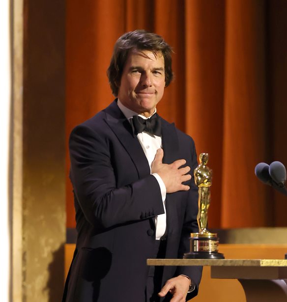 Tom Cruise| &#x397; &#x3B2;&#x3C1;&#x3AC;&#x3B2;&#x3B5;&#x3C5;&#x3C3;&#x3B7; &#x3C3;&#x3C4;&#x3B1; Governors Awards &#x3B3;&#x3B9;&#x3B1; &#x3C4;&#x3B7;&#x3BD; &#x3C3;&#x3C5;&#x3BD;&#x3BF;&#x3BB;&#x3B9;&#x3BA;&#x3AE; &#x3C0;&#x3C1;&#x3BF;&#x3C3;&#x3C6;&#x3BF;&#x3C1;&#x3AC; &#x3C4;&#x3BF;&#x3C5; &#x3C3;&#x3C4;&#x3BF;&#x3BD; &#x3BA;&#x3B9;&#x3BD;&#x3B7;&#x3BC;&#x3B1;&#x3C4;&#x3BF;&#x3B3;&#x3C1;&#x3AC;&#x3C6;&#x3BF; &#x3BA;&#x3B1;&#x3B9; &#x3B7; &#x3C3;&#x3C5;&#x3B3;&#x3BA;&#x3B9;&#x3BD;&#x3B7;&#x3C4;&#x3B9;&#x3BA;&#x3AE; &#x3BF;&#x3BC;&#x3B9;&#x3BB;&#x3AF;&#x3B1;