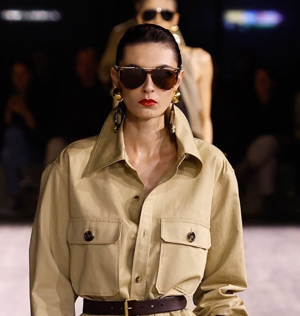 &#x3A4;&#x3B1; eyewear trends &#x3B3;&#x3B9;&#x3B1; &#x3C4;&#x3B7;&#x3BD; &#x3AC;&#x3BD;&#x3BF;&#x3B9;&#x3BE;&#x3B7; &#x3BA;&#x3B1;&#x3B9; &#x3C4;&#x3BF; &#x3BA;&#x3B1;&#x3BB;&#x3BF;&#x3BA;&#x3B1;&#x3AF;&#x3C1;&#x3B9; &#x3C4;&#x3BF;&#x3C5; 2024 &#x3C3;&#x3CD;&#x3BC;&#x3C6;&#x3C9;&#x3BD;&#x3B1; &#x3BC;&#x3B5; &#x3C4;&#x3BF;&#x3BD; &#x3BF;&#x3AF;&#x3BA;&#x3BF; Saint Laurent