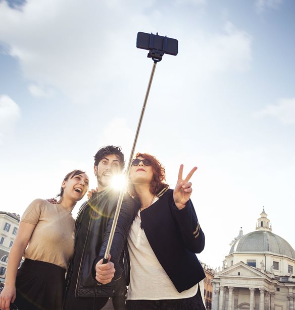 &#x3A3;&#x3C4;&#x3BF; &#x39C;&#x3B9;&#x3BB;&#x3AC;&#x3BD;&#x3BF; &#x3B3;&#x3B9;&#x3B1; &#x3BA;&#x3AC;&#x3C0;&#x3BF;&#x3B9;&#x3BF; &#x3BB;&#x3CC;&#x3B3;&#x3BF; &#x3B1;&#x3C0;&#x3B1;&#x3B3;&#x3CC;&#x3C1;&#x3B5;&#x3C5;&#x3C3;&#x3B1;&#x3BD; &#x3C4;&#x3B1; selfie sticks
