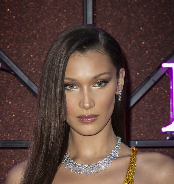 &#x3A4;&#x3BF; &#x3B5;&#x3BD;&#x3C4;&#x3C5;&#x3C0;&#x3C9;&#x3C3;&#x3B9;&#x3B1;&#x3BA;&#x3CC; look &#x3C4;&#x3B7;&#x3C2; Bella Hadid &#x3C3;&#x3C4;&#x3BF; &#x3B4;&#x3B5;&#x3AF;&#x3C0;&#x3BD;&#x3BF; &#x3C4;&#x3BF;&#x3C5; &#x3BF;&#x3AF;&#x3BA;&#x3BF;&#x3C5; Bulgari