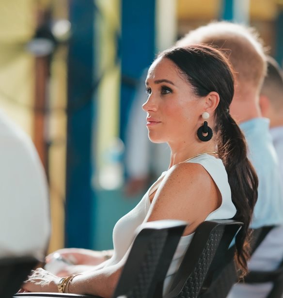 Meghan Markle | &#x388;&#x3BA;&#x3BB;&#x3B5;&#x3C8;&#x3B5; &#x3C4;&#x3B9;&#x3C2; &#x3B5;&#x3BD;&#x3C4;&#x3C5;&#x3C0;&#x3CE;&#x3C3;&#x3B5;&#x3B9;&#x3C2; &#x3BC;&#x3B5; &#x3C4;&#x3B1; &#x3B9;&#x3C3;&#x3C0;&#x3B1;&#x3BD;&#x3B9;&#x3BA;&#x3AC; &#x3C4;&#x3B7;&#x3C2; &#x3C3;&#x3C4;&#x3B7;&#x3BD; &#x39A;&#x3BF;&#x3BB;&#x3BF;&#x3BC;&#x3B2;&#x3AF;&#x3B1;
