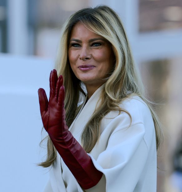 Melania Trump | &#x397; &#x3C0;&#x3C1;&#x3CE;&#x3C4;&#x3B7; &#x3BA;&#x3C5;&#x3C1;&#x3AF;&#x3B1; &#x3C5;&#x3C0;&#x3BF;&#x3B4;&#x3AD;&#x3C7;&#x3B5;&#x3C4;&#x3B1;&#x3B9; &#x3C4;&#x3B7;&#x3BD; &#x3B5;&#x3BF;&#x3C1;&#x3C4;&#x3B1;&#x3C3;&#x3C4;&#x3B9;&#x3BA;&#x3AE; &#x3C0;&#x3B5;&#x3C1;&#x3AF;&#x3BF;&#x3B4;&#x3BF; &#x3BA;&#x3B1;&#x3BB;&#x3C9;&#x3C3;&#x3BF;&#x3C1;&#x3AF;&#x3B6;&#x3BF;&#x3BD;&#x3C4;&#x3B1;&#x3C2; &#x3C4;&#x3BF; &#x3C7;&#x3C1;&#x3B9;&#x3C3;&#x3C4;&#x3BF;&#x3C5;&#x3B3;&#x3B5;&#x3BD;&#x3BD;&#x3B9;&#x3AC;&#x3C4;&#x3B9;&#x3BA;&#x3BF; &#x3B4;&#x3AD;&#x3BD;&#x3C4;&#x3C1;&#x3BF; &#x3C4;&#x3BF;&#x3C5; &#x39B;&#x3B5;&#x3C5;&#x3BA;&#x3BF;&#x3CD; &#x39F;&#x3AF;&#x3BA;&#x3BF;&#x3C5;