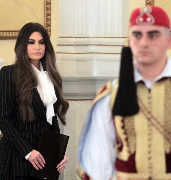 &#x397; Kimberly Guilfoyle &#x3C3;&#x3C4;&#x3B7;&#x3BD; &#x391;&#x3B8;&#x3AE;&#x3BD;&#x3B1; | &#x3A4;&#x3B9; &#x3BA;&#x3BF;&#x3B9;&#x3BD;&#x3CC; &#x3B5;&#x3AF;&#x3C7;&#x3B1;&#x3BD; &#x3C4;&#x3B1; business looks &#x3C4;&#x3B7;&#x3C2; &#x3C3;&#x3C4;&#x3B7;&#x3BD; &#x397;&#x3C1;&#x3CE;&#x3B4;&#x3BF;&#x3C5; &#x391;&#x3C4;&#x3C4;&#x3B9;&#x3BA;&#x3BF;&#x3CD;