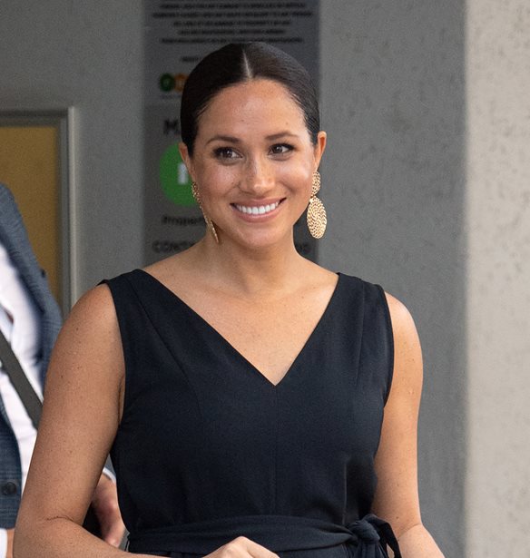To αναπάντεχο total black της Meghan Markle
