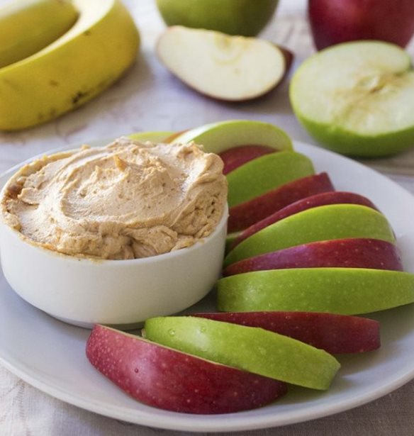 Εύκολο ντιπ για φρούτα με γιαούρτι και φιστικοβούτυρο και έχεις το πιο υγιεινό σνακ σε 1 λεπτό!