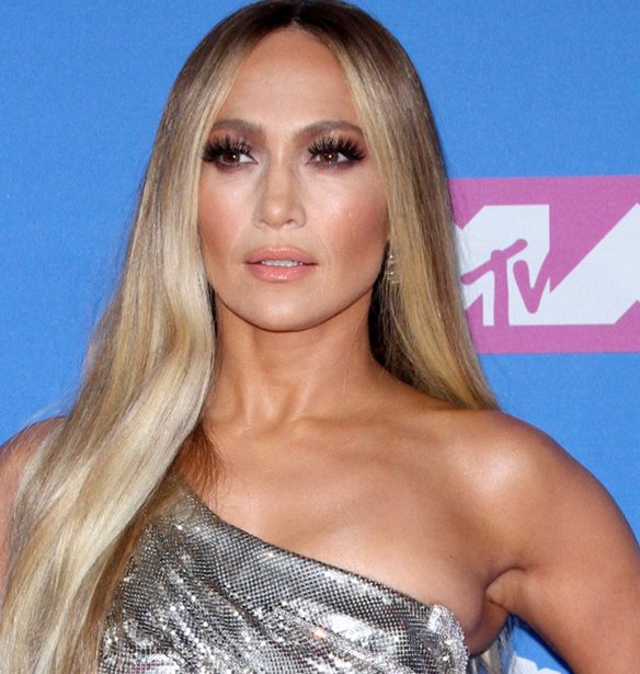 Η Jennifer Lopez με ένα office look που πρέπει να αντιγράψεις