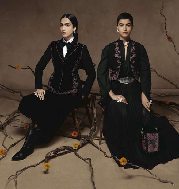 H &#x3BA;&#x3B1;&#x3BC;&#x3C0;&#x3AC;&#x3BD;&#x3B9;&#x3B1; &#x3C4;&#x3B7;&#x3C2; Dior Cruise 2024 &#x3B5;&#x3BC;&#x3C0;&#x3BD;&#x3AD;&#x3B5;&#x3C4;&#x3B1;&#x3B9; &#x3B1;&#x3C0;&#x3CC; &#x3C4;&#x3B7; Frida Kahlo