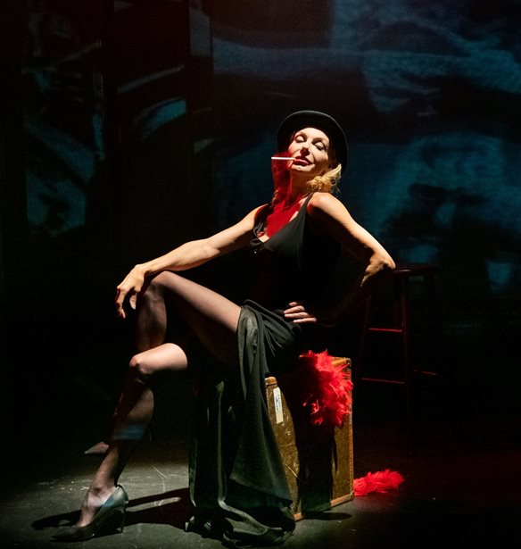 &#x397; Ute Lemper &#x3C3;&#x3B5; &#x3AD;&#x3BD;&#x3B1; &#x3C0;&#x3C1;&#x3C9;&#x3C4;&#x3CC;&#x3C4;&#x3C5;&#x3C0;&#x3BF; &quot;&#x3C1;&#x3B1;&#x3BD;&#x3C4;&#x3B5;&#x3B2;&#x3BF;&#x3CD;&quot; &#x3BC;&#x3B5; &#x3C4;&#x3B7; Marlene Dietrich &#x3C3;&#x3C4;&#x3B7;&#x3BD; &#x391;&#x3B8;&#x3AE;&#x3BD;&#x3B1;