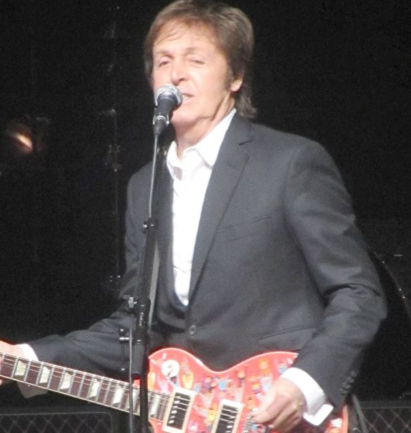 Paul McCartney: &#x395;&#x3BE;&#x3B7;&#x3B3;&#x3B5;&#x3AF; &#x3B3;&#x3B9;&#x3B1;&#x3C4;&#x3AF; &#x3BA;&#x3B1;&#x3C4;&#x3AD;&#x3B8;&#x3B5;&#x3C3;&#x3B5; &#x3B1;&#x3B3;&#x3C9;&#x3B3;&#x3AE; &#x3BA;&#x3B1;&#x3C4;&#x3AC; &#x3C4;&#x3C9;&#x3BD; Beatles