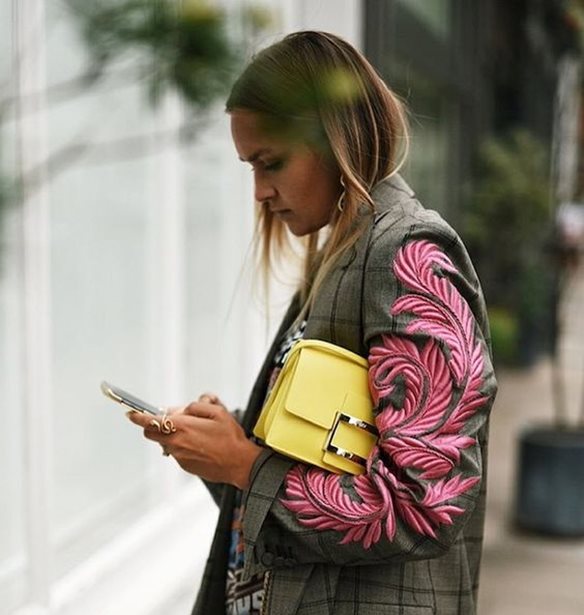 &#x3A0;&#x3CE;&#x3C2; &#x3BD;&#x3B1; &#x3B5;&#x3AF;&#x3C3;&#x3B1;&#x3B9; &#x3BB;&#x3B9;&#x3B3;&#x3CC;&#x3C4;&#x3B5;&#x3C1;&#x3BF; &#x3B5;&#x3BE;&#x3B1;&#x3C1;&#x3C4;&#x3B7;&#x3BC;&#x3AD;&#x3BD;&#x3B7; &#x3B1;&#x3C0;&#x3CC; &#x3C4;&#x3BF; &#x3BA;&#x3B9;&#x3BD;&#x3B7;&#x3C4;&#x3CC; &#x3C3;&#x3BF;&#x3C5;