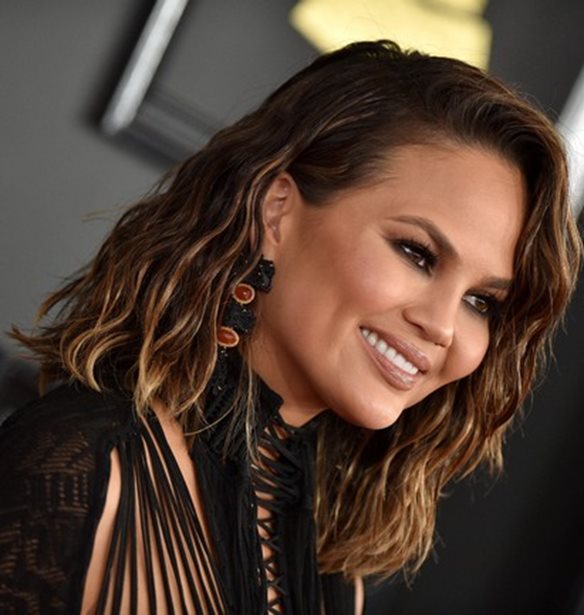 &#x397; Chrissy Teigen &#x3AD;&#x3BA;&#x3B1;&#x3BD;&#x3B5; &#x3C4;&#x3BF; it &#x3BA;&#x3BF;&#x3CD;&#x3C1;&#x3B5;&#x3BC;&#x3B1; &#x3C4;&#x3BF;&#x3C5; &#x3BA;&#x3B1;&#x3BB;&#x3BF;&#x3BA;&#x3B1;&#x3B9;&#x3C1;&#x3B9;&#x3BF;&#x3CD;