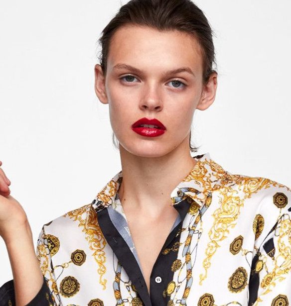 Αυτό το φόρεμα των Zara μοιάζει με αληθινό vintage και κυκλοφορεί σε όλο το Instagram