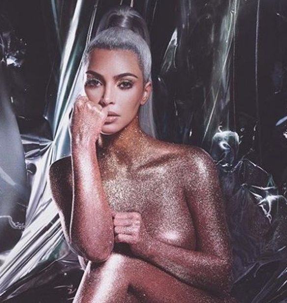 Kim Kardashian | &#x395;&#x3AF;&#x3BD;&#x3B1;&#x3B9; &#x3B1;&#x3C5;&#x3C4;&#x3AE; &#x3B7; &#x3BC;&#x3B5;&#x3B3;&#x3B1;&#x3BB;&#x3CD;&#x3C4;&#x3B5;&#x3C1;&#x3B7; &#x3B1;&#x3BD;&#x3C4;&#x3B9;&#x3B3;&#x3C1;&#x3B1;&#x3C6;&#x3AE; &#x3C0;&#x3BF;&#x3C5; &#x3AD;&#x3C7;&#x3B5;&#x3B9; &#x3BA;&#x3AC;&#x3BD;&#x3B5;&#x3B9; &#x3BC;&#x3AD;&#x3C7;&#x3C1;&#x3B9; &#x3C3;&#x3AE;&#x3BC;&#x3B5;&#x3C1;&#x3B1;;