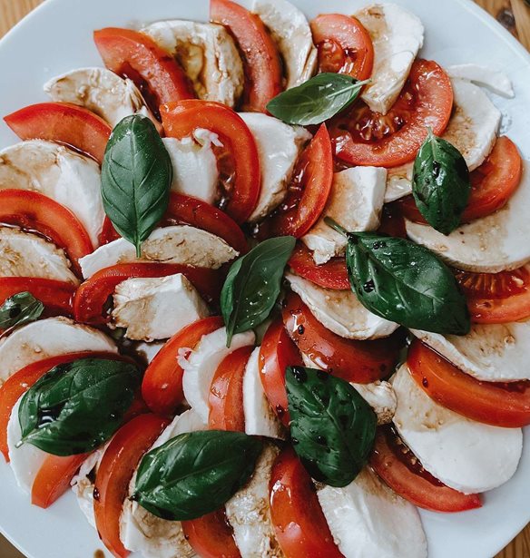 &#x397; &#x3B9;&#x3C3;&#x3C4;&#x3BF;&#x3C1;&#x3AF;&#x3B1;, &#x3B7; &#x3C3;&#x3C5;&#x3BD;&#x3C4;&#x3B1;&#x3B3;&#x3AE; &#x3BA;&#x3B1;&#x3B9; &#x3C4;&#x3B1; &#x3BC;&#x3C5;&#x3C3;&#x3C4;&#x3B9;&#x3BA;&#x3AC; &#x3C4;&#x3B7;&#x3C2; &#x3C4;&#x3AD;&#x3BB;&#x3B5;&#x3B9;&#x3B1;&#x3C2; caprese