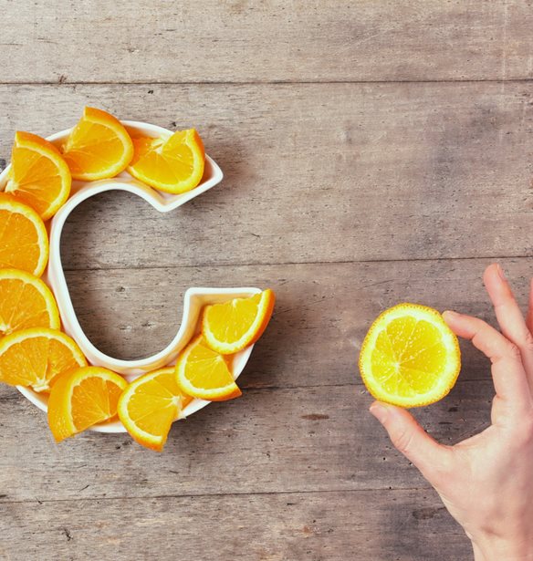 Οι απαραίτητες βιταμίνες μετά τα 50: Ποιες και γιατί τις χρειάζεται κάθε γυναίκα μετά τα 50;