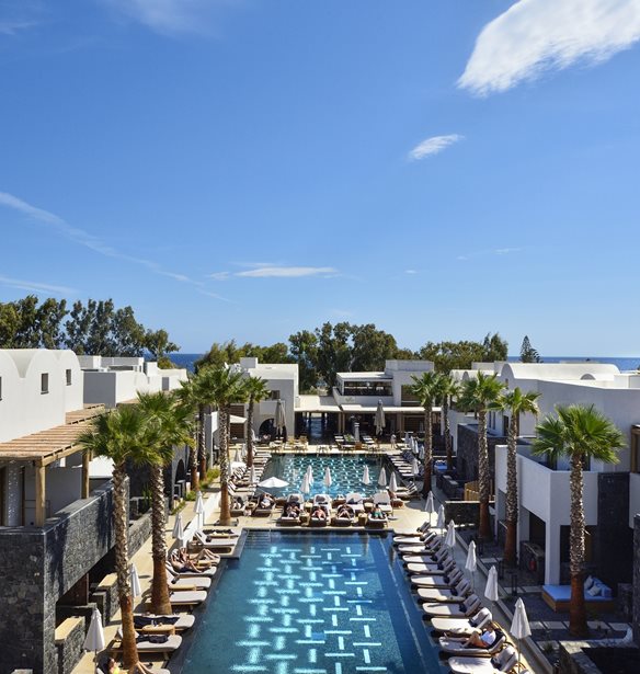 &#x3A4;&#x3BF; 5* Radisson Blu Zaffron &#x3C3;&#x3C4;&#x3B7; &#x3A3;&#x3B1;&#x3BD;&#x3C4;&#x3BF;&#x3C1;&#x3AF;&#x3BD;&#x3B7; &#x3AC;&#x3BD;&#x3BF;&#x3B9;&#x3BE;&#x3B5; &#x3C4;&#x3B9;&#x3C2; &#x3C0;&#x3CD;&#x3BB;&#x3B5;&#x3C2; &#x3C4;&#x3BF;&#x3C5;