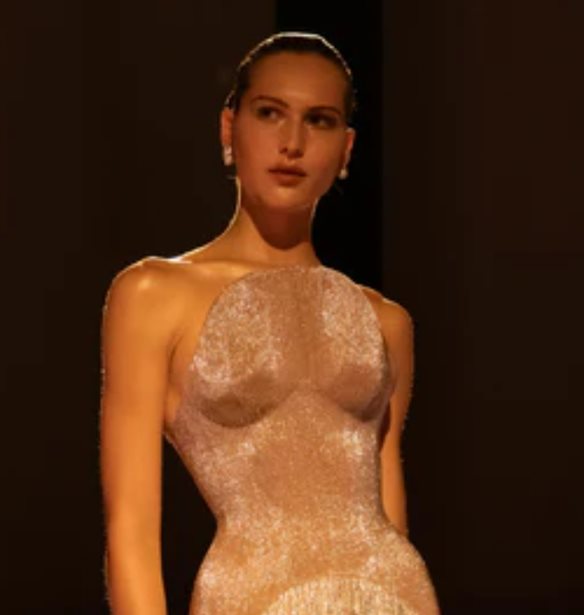 Schiaparelli Ηaute Couture SS26 | Η μόδα ως πράξη θάρρους και δύναμης