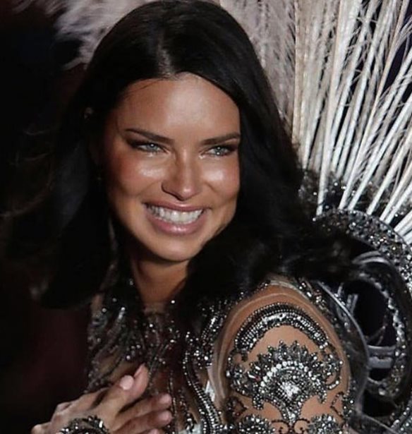 Οι διατροφικές και fitness συνήθειες της Adriana Lima αποδεικνύουν ότι το να είσαι "Άγγελος" θέλει θυσίες