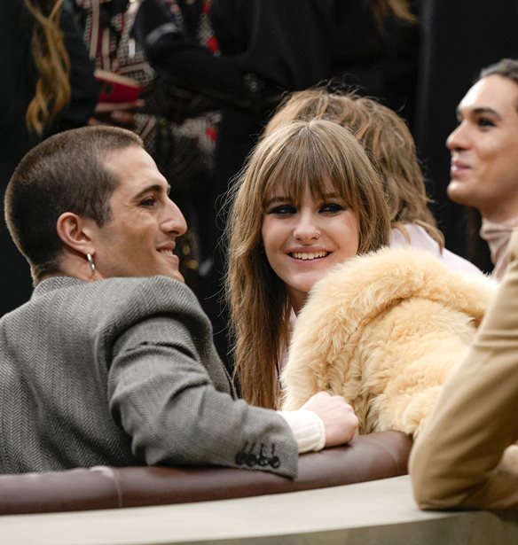 &#x3A0;&#x3C1;&#x3C9;&#x3C4;&#x3B1;&#x3B3;&#x3C9;&#x3BD;&#x3B9;&#x3C3;&#x3C4;&#x3AD;&#x3C2; &#x3C3;&#x3C4;&#x3BF; show &#x3C4;&#x3BF;&#x3C5; Gucci AW &#x27;23 &#x3B1;&#x3BD;&#x3B1;&#x3B4;&#x3B5;&#x3AF;&#x3C7;&#x3C4;&#x3B7;&#x3BA;&#x3B1;&#x3BD; &#x3BF;&#x3B9;... Maneskin